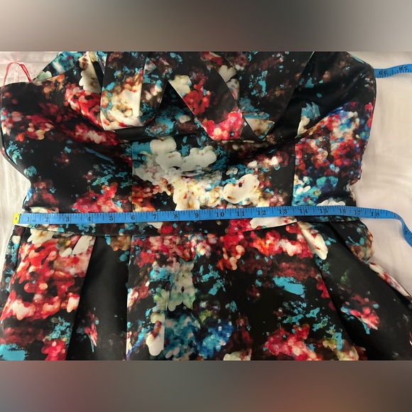 Monique Lhuillier formal hi-lo gown. - Picture 8 of 8